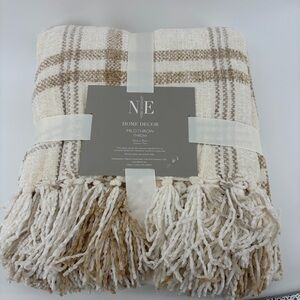 NWT Noble Excellience  Neutral Plaid Throw Blanket with Fringe 50x70"
